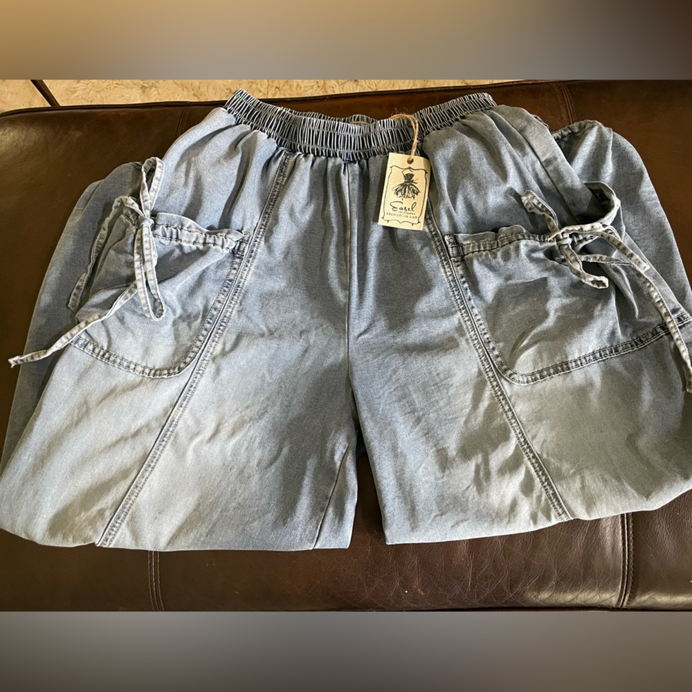 Easel Chambray Boho Balloon Joggers - Picture 11 of 15